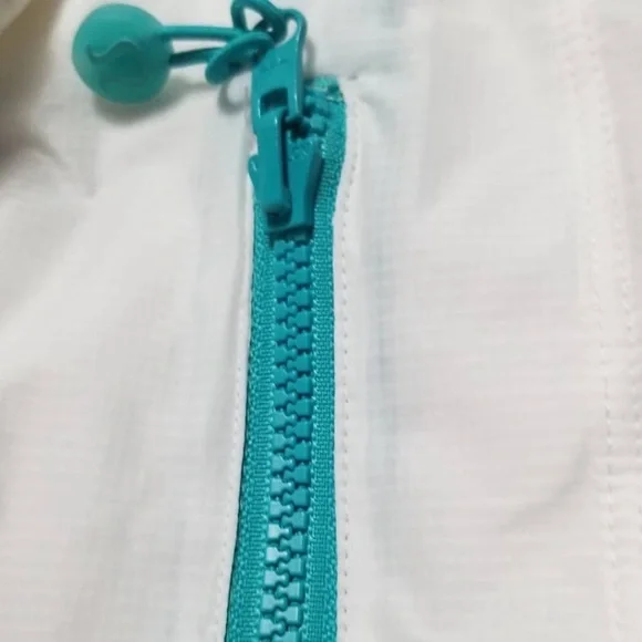 Lululemon Run: Stash & Dash Pullover like new - Picture 3 of 6